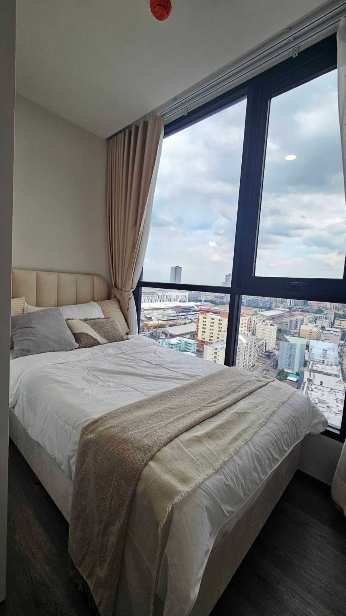 ให้เช่าคอนโดลาดพร้าว101 แฮปปี้แลนด์ : ให้เช่าคอนโด The Origin บางกะปิ ห้องสวย พร้อมเครื่องใช้ไฟฟ้าเฟอร์นิเจอร์ครบ