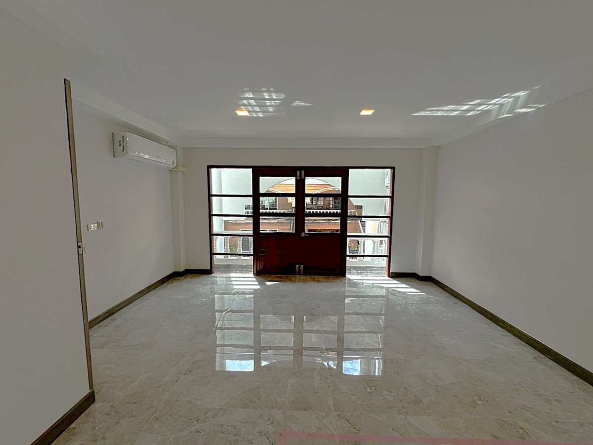 For RentTownhomeSukhumvit, Asoke, Thonglor : ⭐🌟 Luxury Townhouse for Rent in Thonglor – Brand New Condition ** NO CO-AGENT ** 