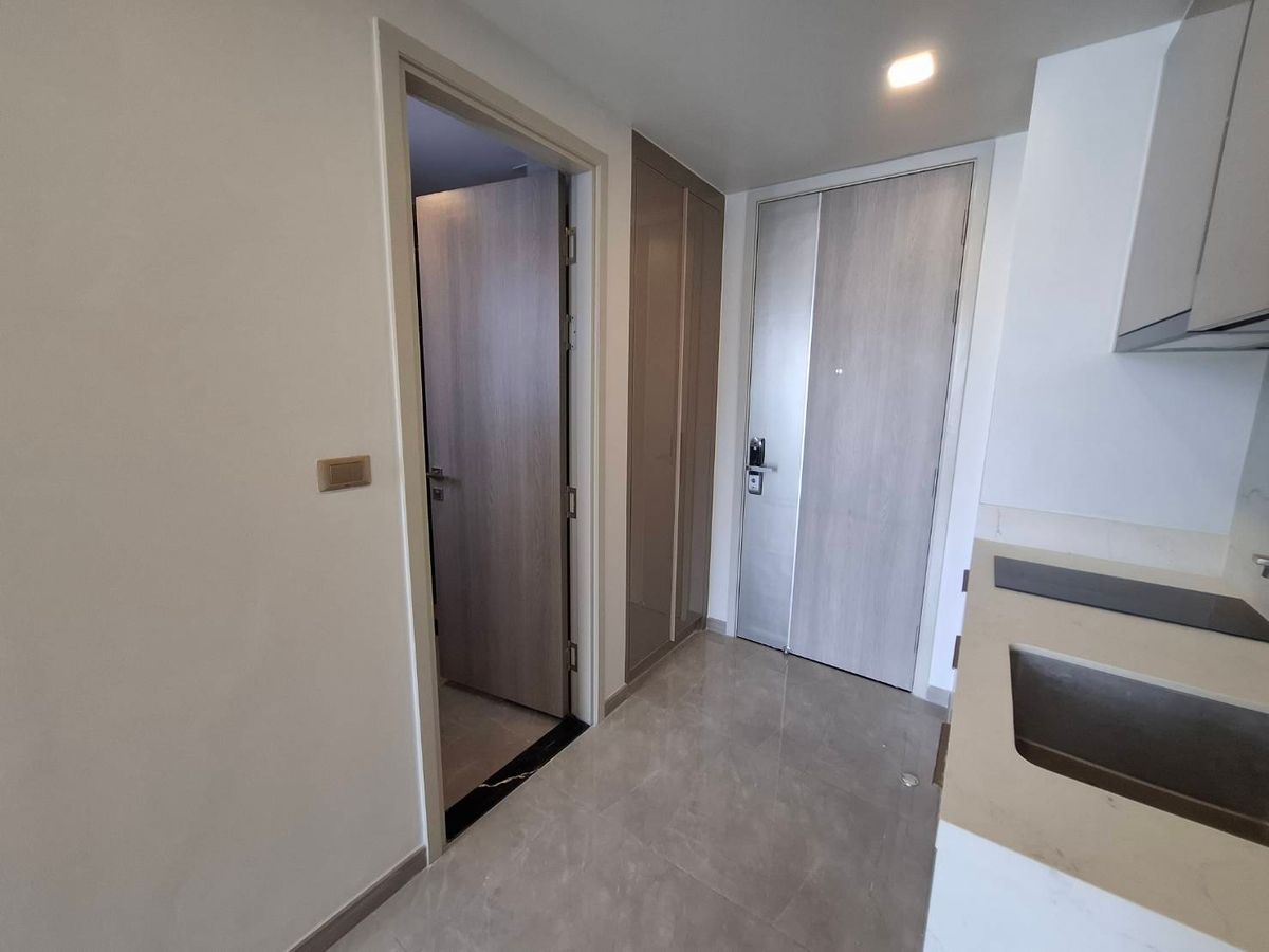 ขายคอนโดพระราม 9 เพชรบุรีตัดใหม่ RCA : ส่งต่อห้องจากโครงการ ห้องสตูที่กั้นส่วนแบบน่าอยู่