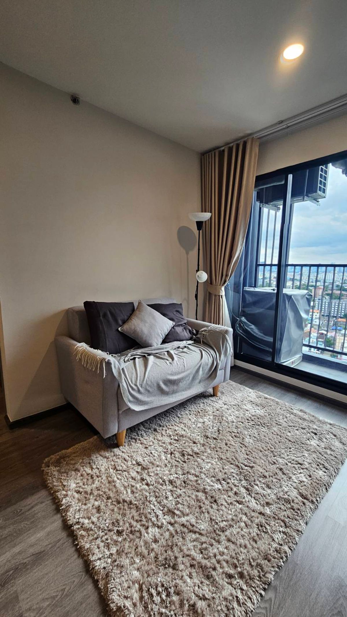 ให้เช่าคอนโดลาดพร้าว101 แฮปปี้แลนด์ : ให้เช่าคอนโด The Origin บางกะปิ ห้องสวย พร้อมเครื่องใช้ไฟฟ้าเฟอร์นิเจอร์ครบ