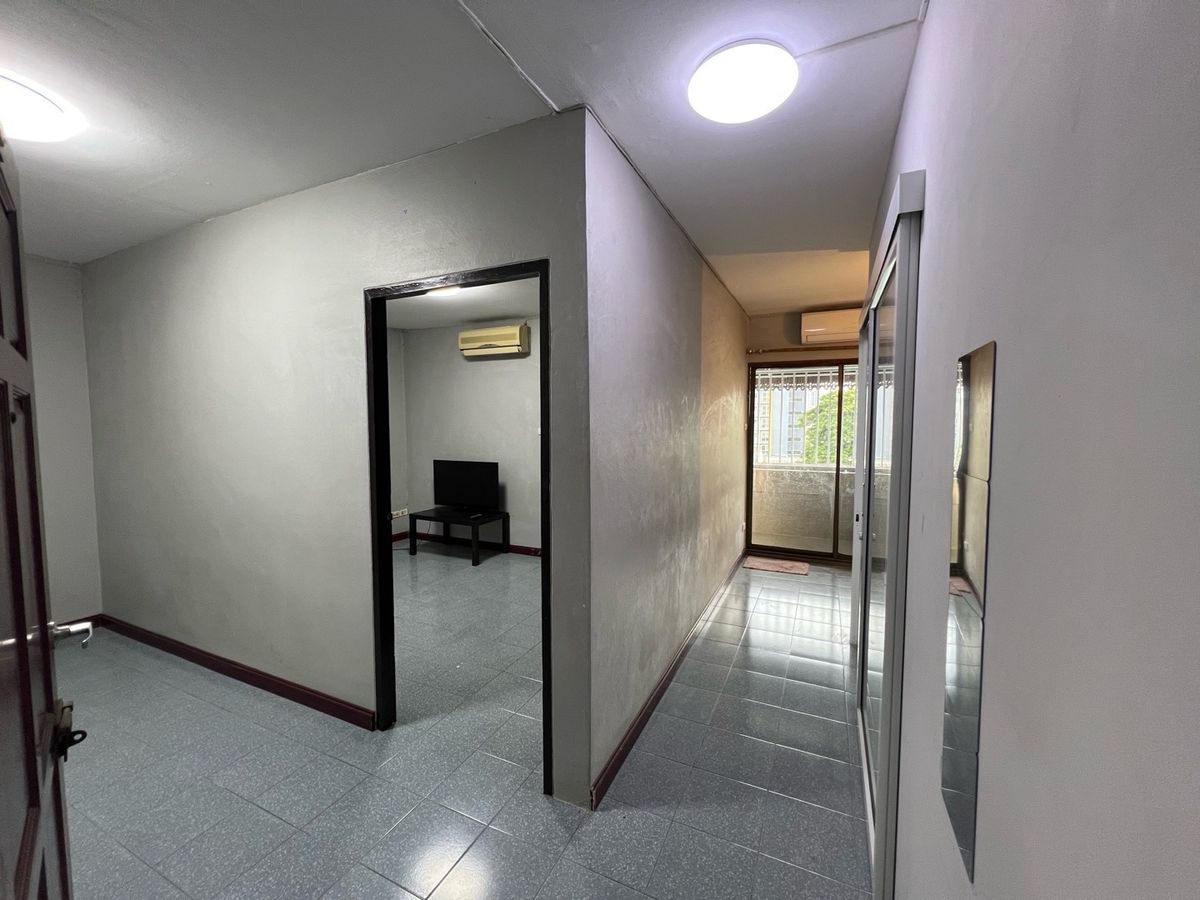 For RentCondoSukhumvit, Asoke, Thonglor : #Cheap big rooms #Ekkamai apartment 🏬 Ekkamai Condo Town can raise cats
