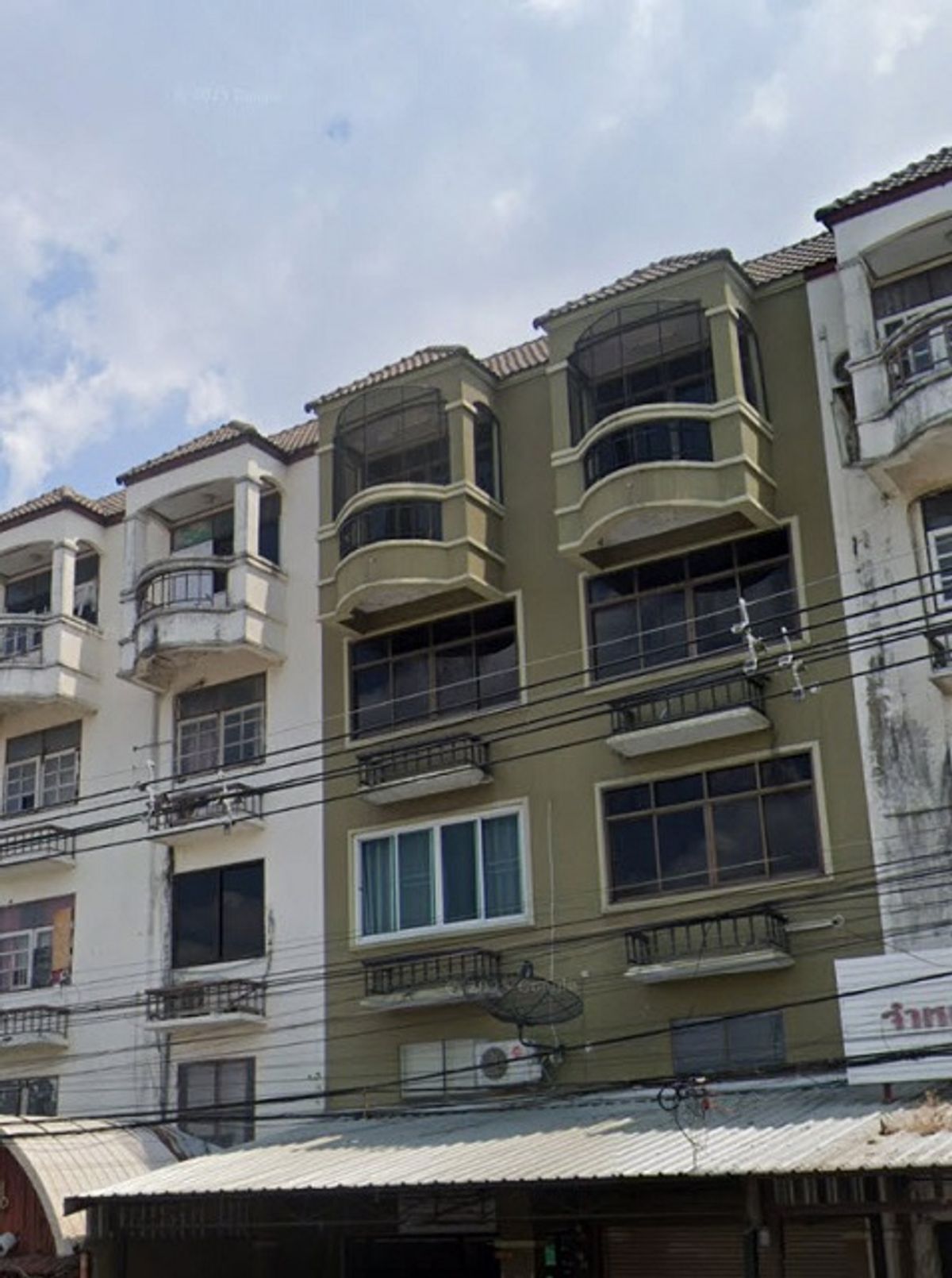 For RentShop HousePathum Thani,Rangsit, Thammasat : BangProk WatKok Sch. 500m. 4bed For sale-rent 4-story commercial building 1 unit 18 sq.wa. 290 sq.m.