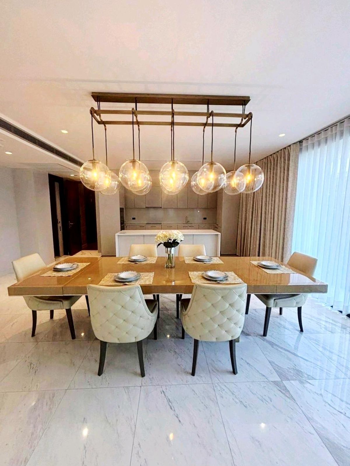 ให้เช่าคอนโดสุขุมวิท อโศก ทองหล่อ : ✨️ Low-Rise Pet-friendly🐶🐱Penthouse in the heart of Thonglor 😮, Very private. Less than 20 units in the building. Has private lift direct to the room.

