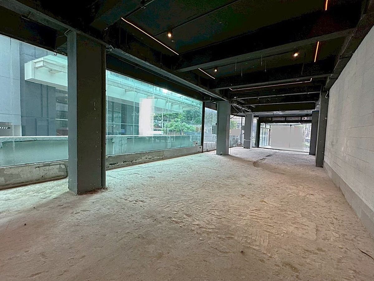 ให้เช่าร้านค้า/ตลาดนัดสุขุมวิท อโศก ทองหล่อ : พื้นที่ร้านค้าให้เช่า ใจกลางทองหล่อ เหมาะทำธุรกิจร้านอาหาร บาร์ และคาเฟ่ ** NO CO-AGENT ** 