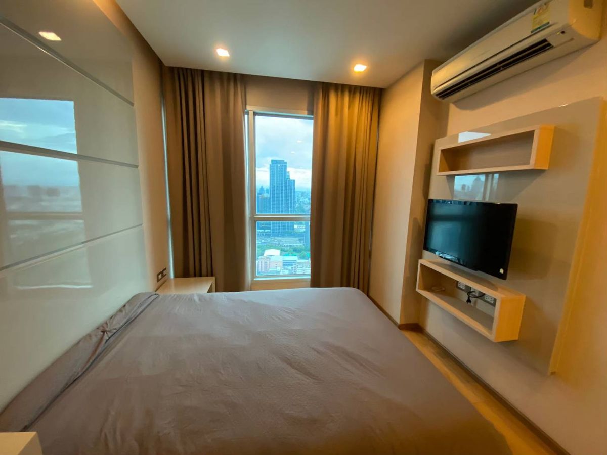 ให้เช่าคอนโดพระราม 9 เพชรบุรีตัดใหม่ RCA : คอนโด The Address Asoke เดินทางสะดวก ใกล้รถไฟฟ้าเอ็มอาที มีรถรับส่ง ห้องสวย เฟอร์นิเจอร์ครบ พร้อมอยู่