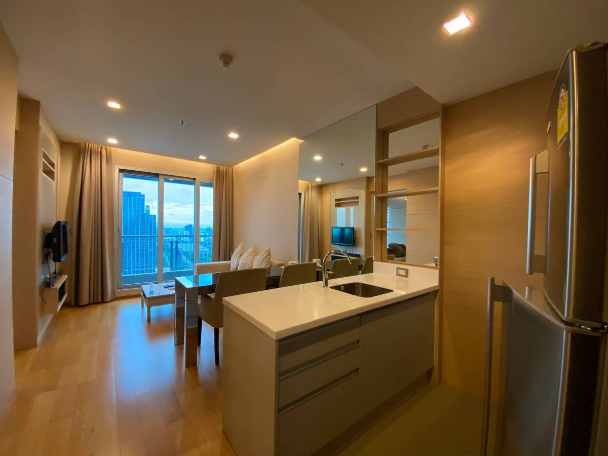 ให้เช่าคอนโดพระราม 9 เพชรบุรีตัดใหม่ RCA : คอนโด The Address Asoke เดินทางสะดวก ใกล้รถไฟฟ้าเอ็มอาที มีรถรับส่ง ห้องสวย เฟอร์นิเจอร์ครบ พร้อมอยู่