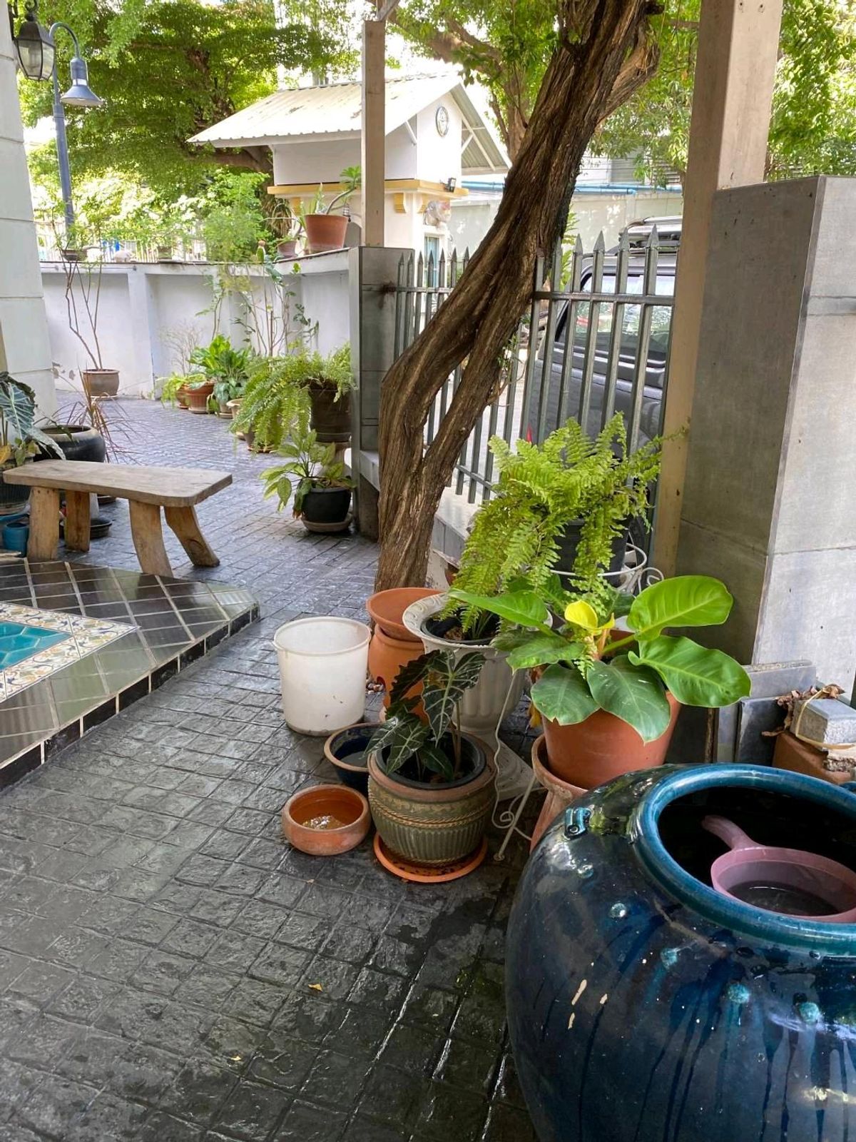 For SaleTownhomeSathorn, Narathiwat : sell!!! Baan Klang Krung Sathorn, Nuea-South Road, BTS Surasak, 5 car parks