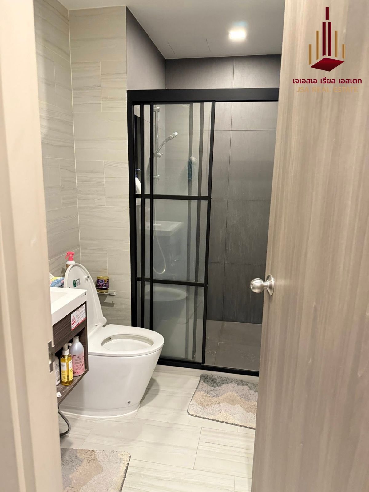 For SaleCondoLadprao, Central Ladprao : ✨ For Sale: Metris Ladprao Condo ✨ 💰 ONLY 6,150,000 THB