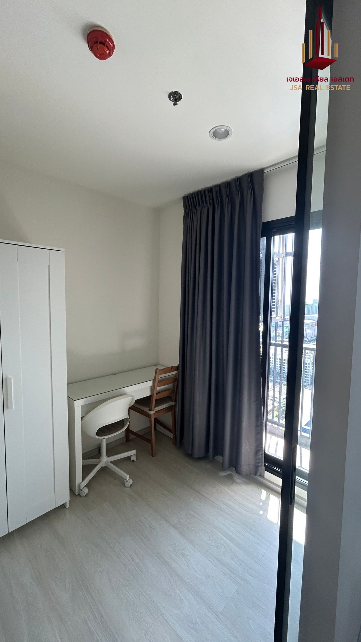 ให้เช่าคอนโดพระราม 9 เพชรบุรีตัดใหม่ RCA : ✨ For Rent: Life Asoke Condo ✨  💰 Only 20,000 THB/month