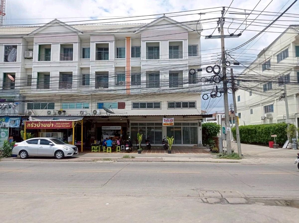 For SaleShop HouseNonthaburi, Bang Yai, Bangbuathong : Selling 2 booths in the area of ​​the temple