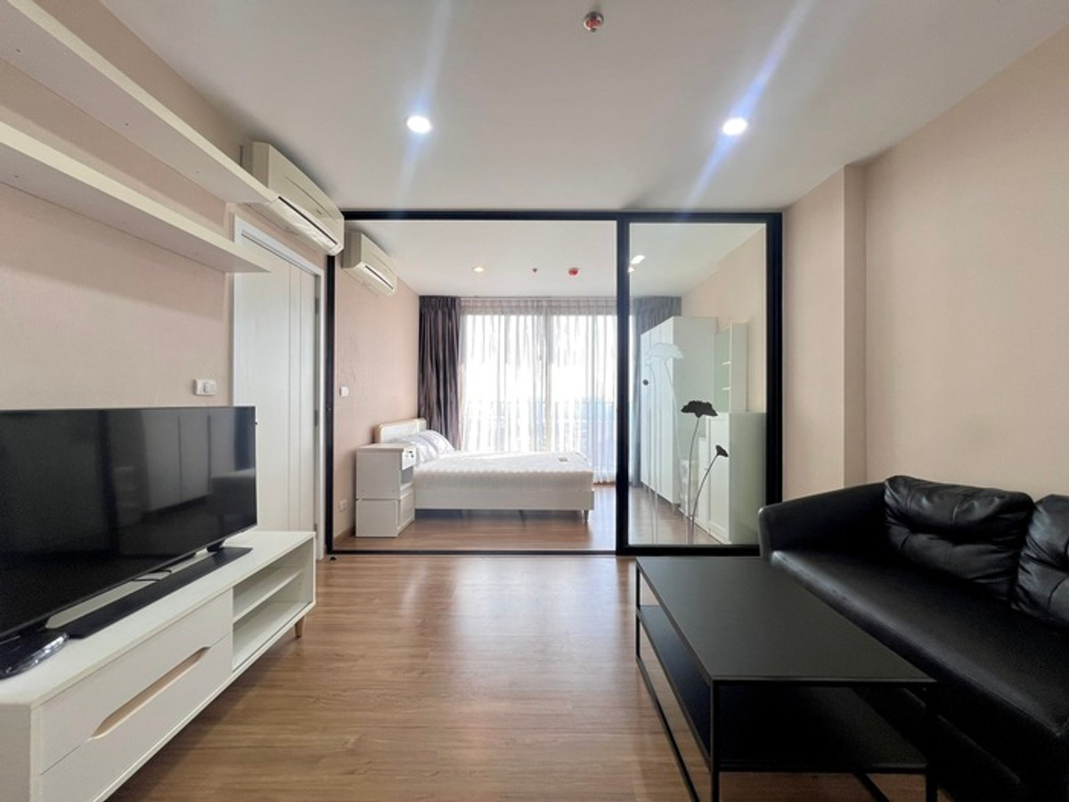 For RentCondoBang Sue, Wong Sawang, Tao Pun : 💥💥For rent The Tree Interchange 1Bed 36 sq m, 18th floor, Building A, fully furnished, Chao Phraya River view. Interested LINE: @atfirm💥💥