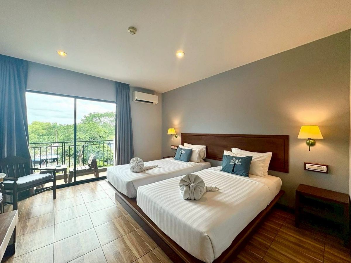 For SaleHotel&Apartment BusinessPattaya, Bangsaen, Chonburi : Urgent Hotel for Sale  Near Na Jomtien Beach, Pattaya