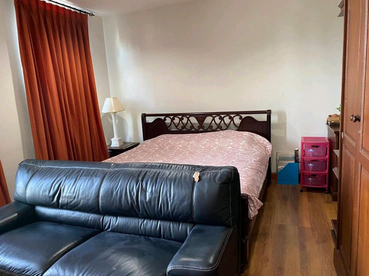 For SaleTownhomeSathorn, Narathiwat : sell!!! Baan Klang Krung Sathorn, Nuea-South Road, BTS Surasak, 5 car parks