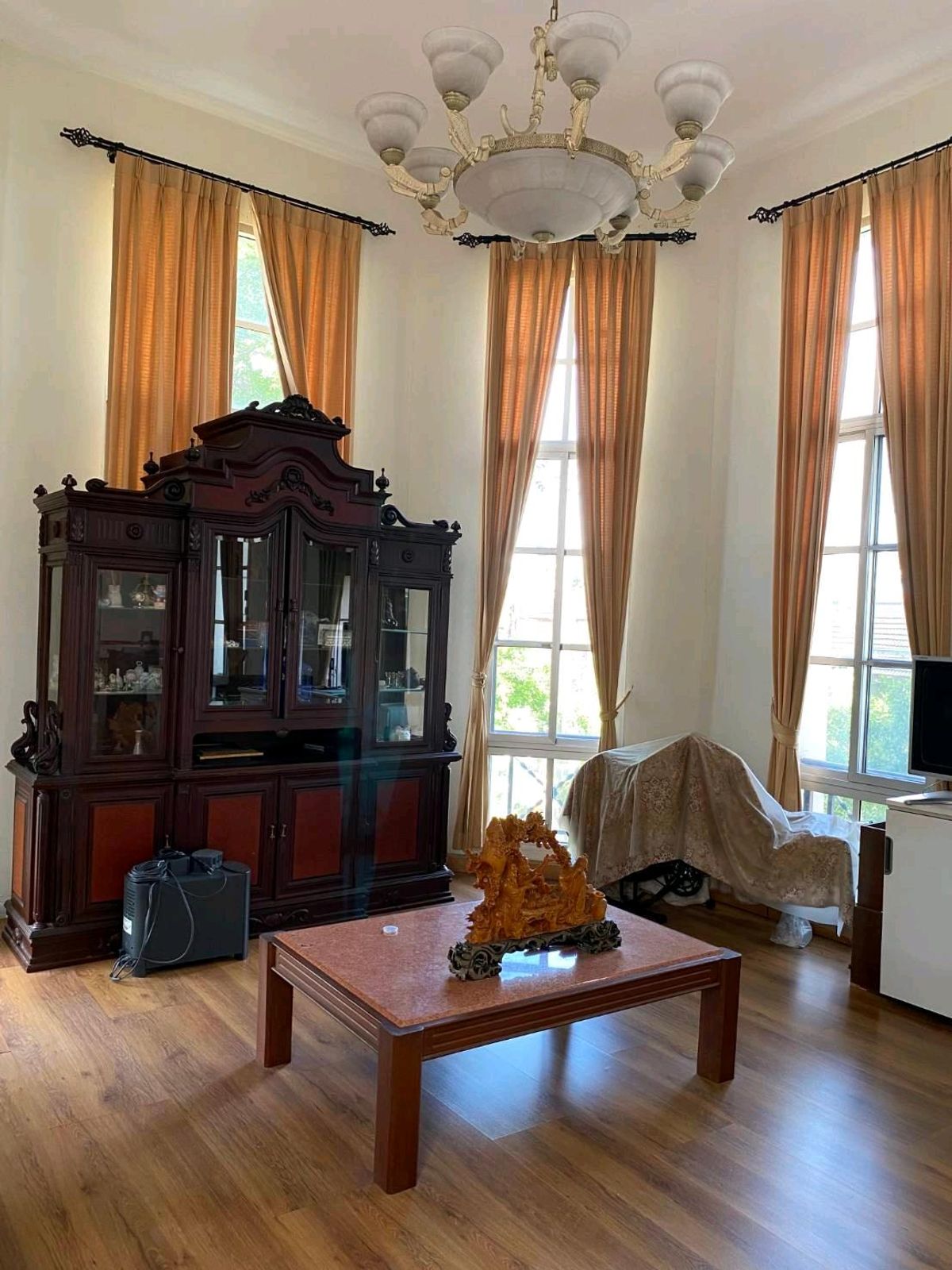 For SaleTownhomeSathorn, Narathiwat : sell!!! Baan Klang Krung Sathorn, Nuea-South Road, BTS Surasak, 5 car parks