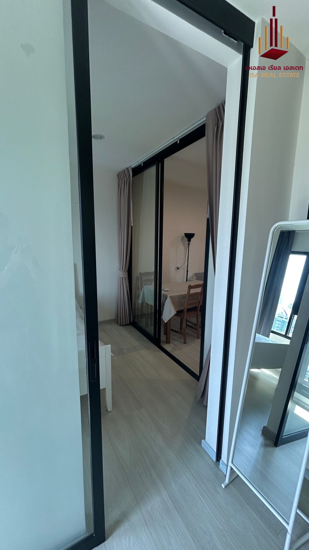 ให้เช่าคอนโดพระราม 9 เพชรบุรีตัดใหม่ RCA : ✨ For Rent: Life Asoke Condo ✨  💰 Only 20,000 THB/month