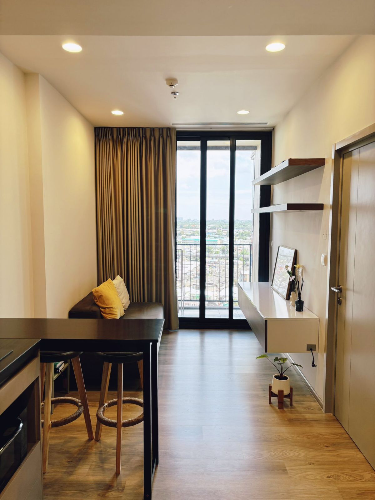 ให้เช่าคอนโดสุขุมวิท อโศก ทองหล่อ : *FOR RENT* Oka Haus สุขุมวิท36 ใกล้ BTS ทองหล่อ