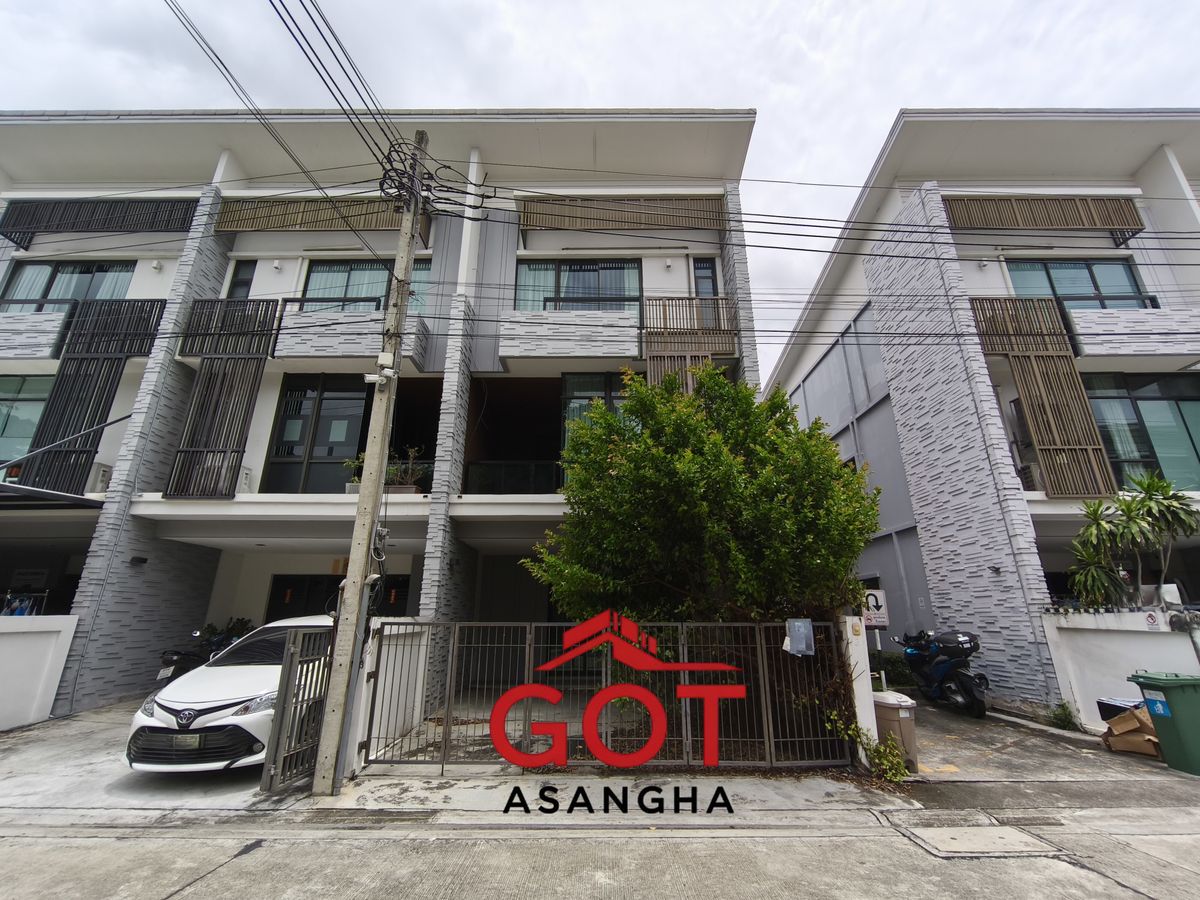 ขายทาวน์โฮมสมุทรปราการ สำโรง : ขายทาวน์โฮม 3 ชั้น โครงการ  เพล็กซ์ บางนา 