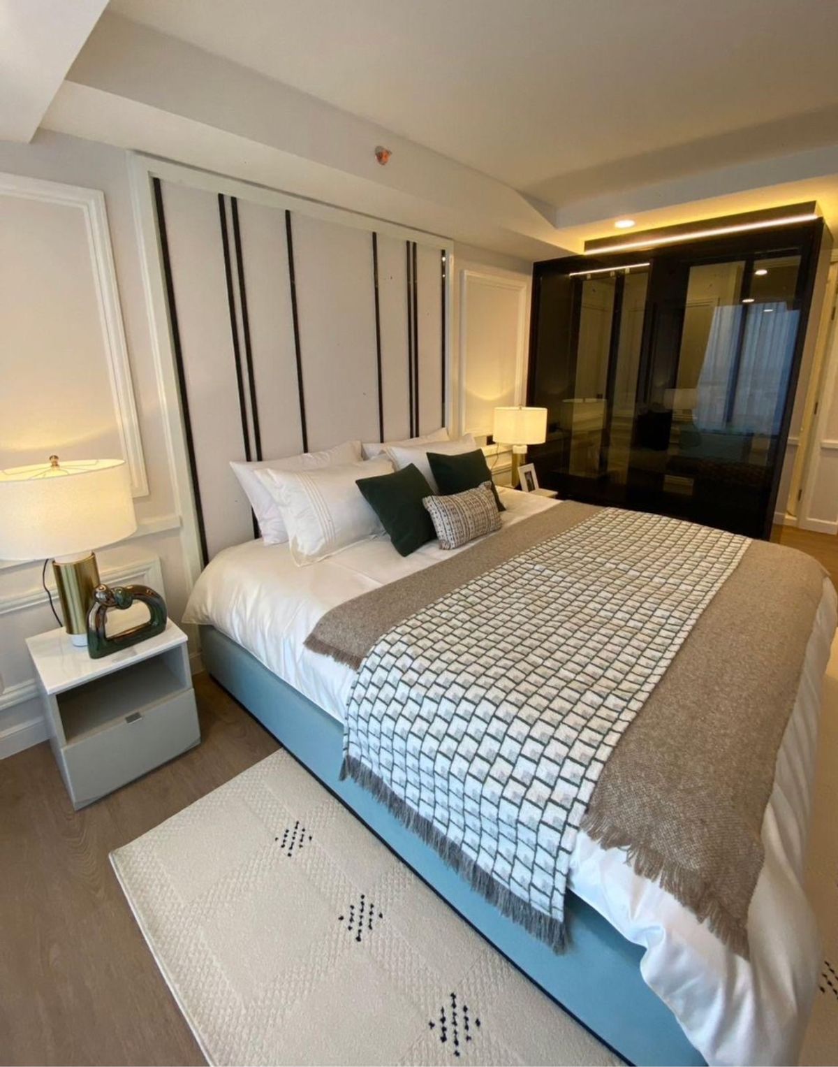 For SaleCondoRama9, Petchburi, RCA : ✨ Luxury Penthouse at Siamese Rama 9, Fully Furnished 2-Bedroom Unit with Spacious Layout and City View, Near MRT Rama 9