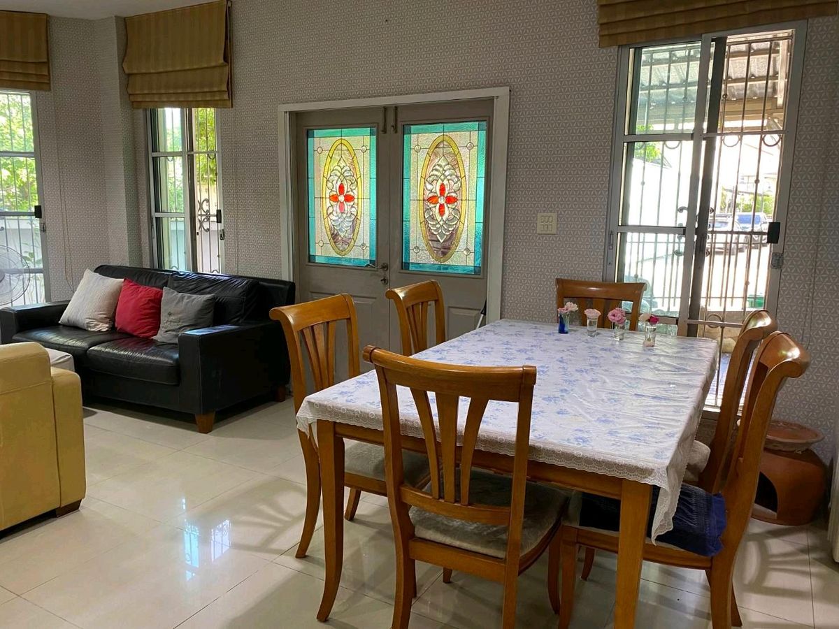 For SaleTownhomeSathorn, Narathiwat : sell!!! Baan Klang Krung Sathorn, Nuea-South Road, BTS Surasak, 5 car parks