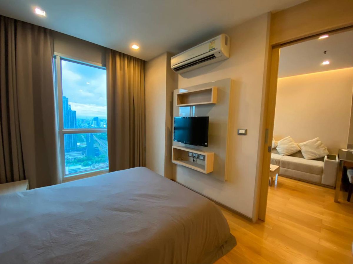 ให้เช่าคอนโดพระราม 9 เพชรบุรีตัดใหม่ RCA : คอนโด The Address Asoke เดินทางสะดวก ใกล้รถไฟฟ้าเอ็มอาที มีรถรับส่ง ห้องสวย เฟอร์นิเจอร์ครบ พร้อมอยู่