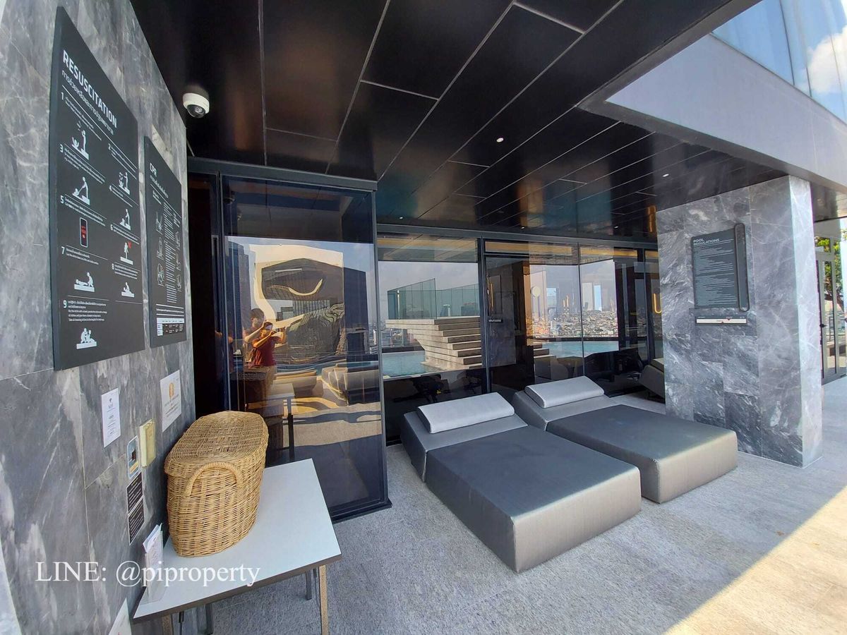 For RentCondoRama9, Petchburi, RCA : ​Experience an elevated lifestyle in this stunning corner unit at Ashton Asoke Rama 9. 