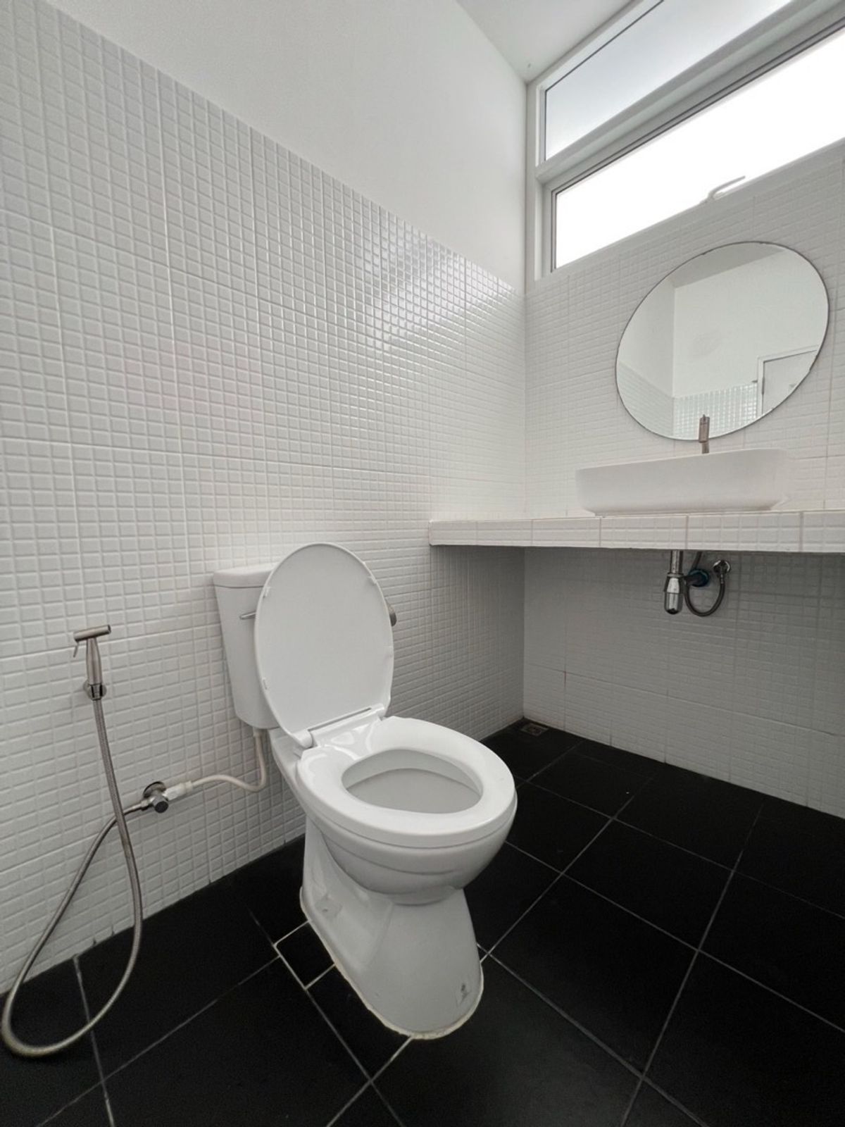 For SaleHouseRatchadapisek, Huaikwang, Suttisan : House for sale, Ratchadaphisek, MRT Sutthisan, 900 meters, old renovated house, outside the minimal style project, both home and home office. Buy for rent, keep Passive Income for a long time.