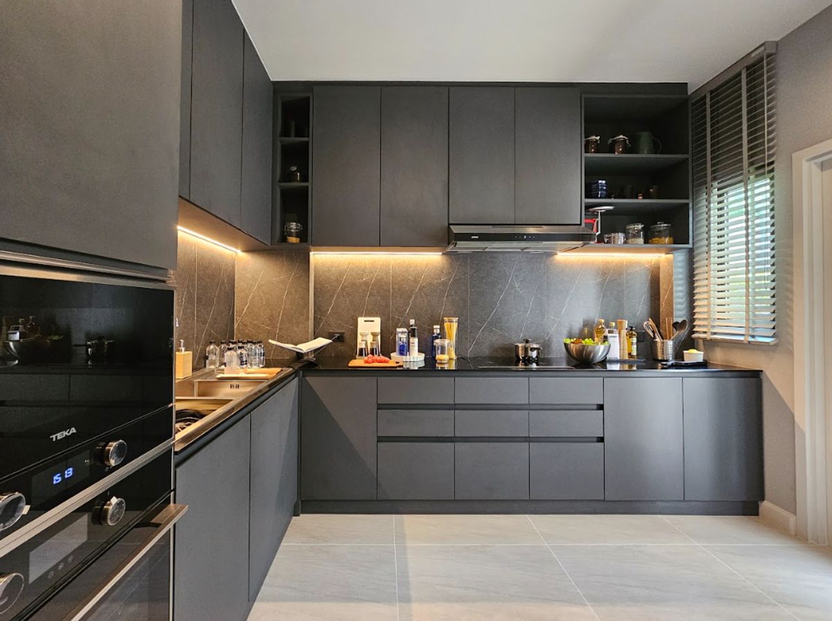 ขายบ้านบางนา แบริ่ง ลาซาล : 💎💎💎ขายบ้านหรู 2ชั้น ทำเลดี  ใกล้โรงเรียนนานาชาติ ICS  “ AIRI Sukhumvit - Bangna KM.5 ติดต่อ 086-795-9997 (จิมมี่)