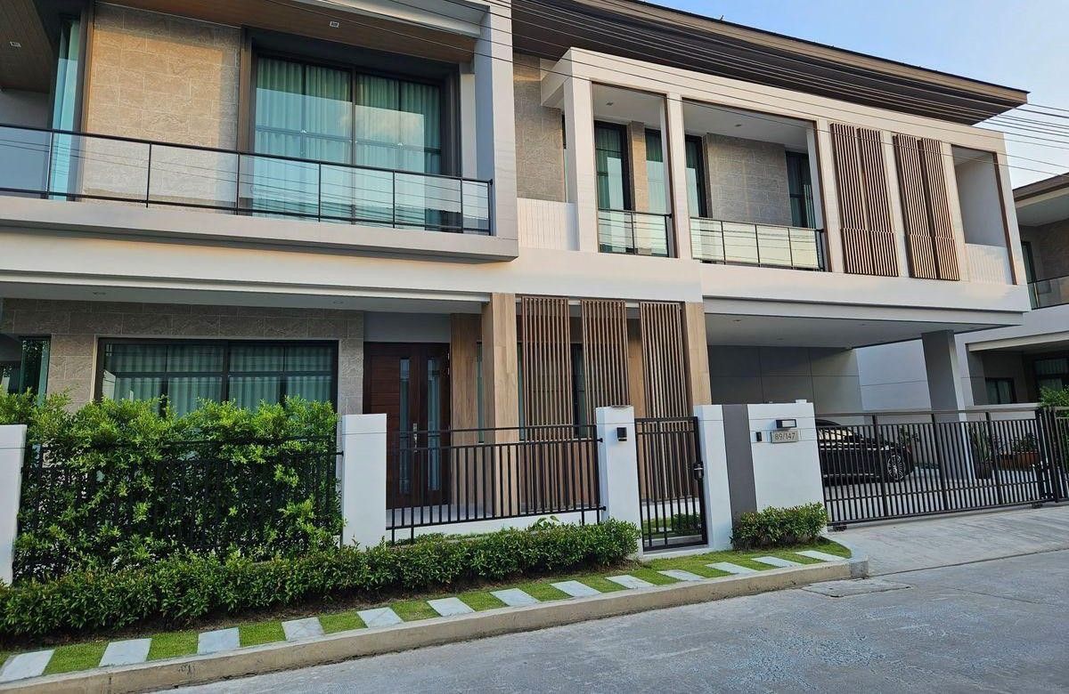 For RentHousePathum Thani,Rangsit, Thammasat : บ้านหรู แปลงมุม Type ใหญ่สุด แปลงมุมติดสวนส่วนกลาง ติด Clubhouse สระว่ายน้ำ ฟิตเนส และสวนสาธารณะ