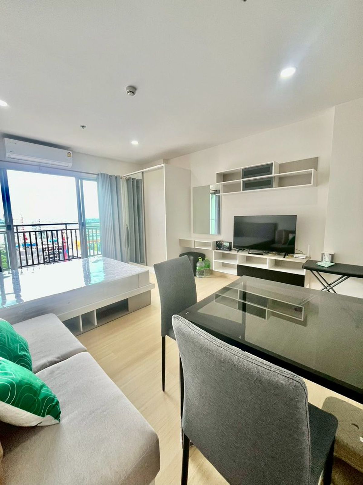 For SaleCondoBang kae, Phetkasem : Condo for sale, Supalai Were, Phasicharoen Station, area 32.63 square meters, floor 24, Building B, Petchkasem Road, Bang Wa Subdistrict, Phasi Charoen District, Bangkok