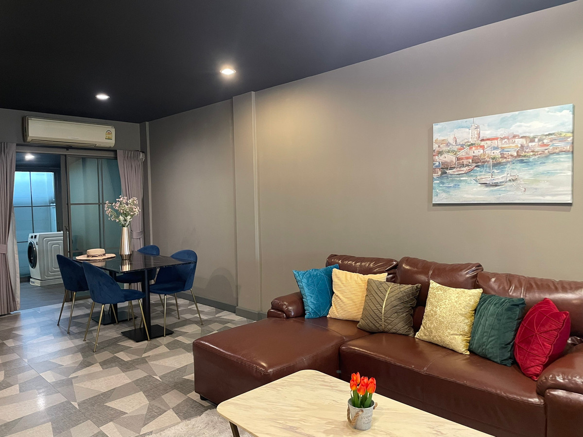 For RentTownhomePattanakan, Srinakarin : Townhome for rent, 3 floors, completely renovated. Luxurious like a new home | Rama 9 - Krungthep Kreetha ✨