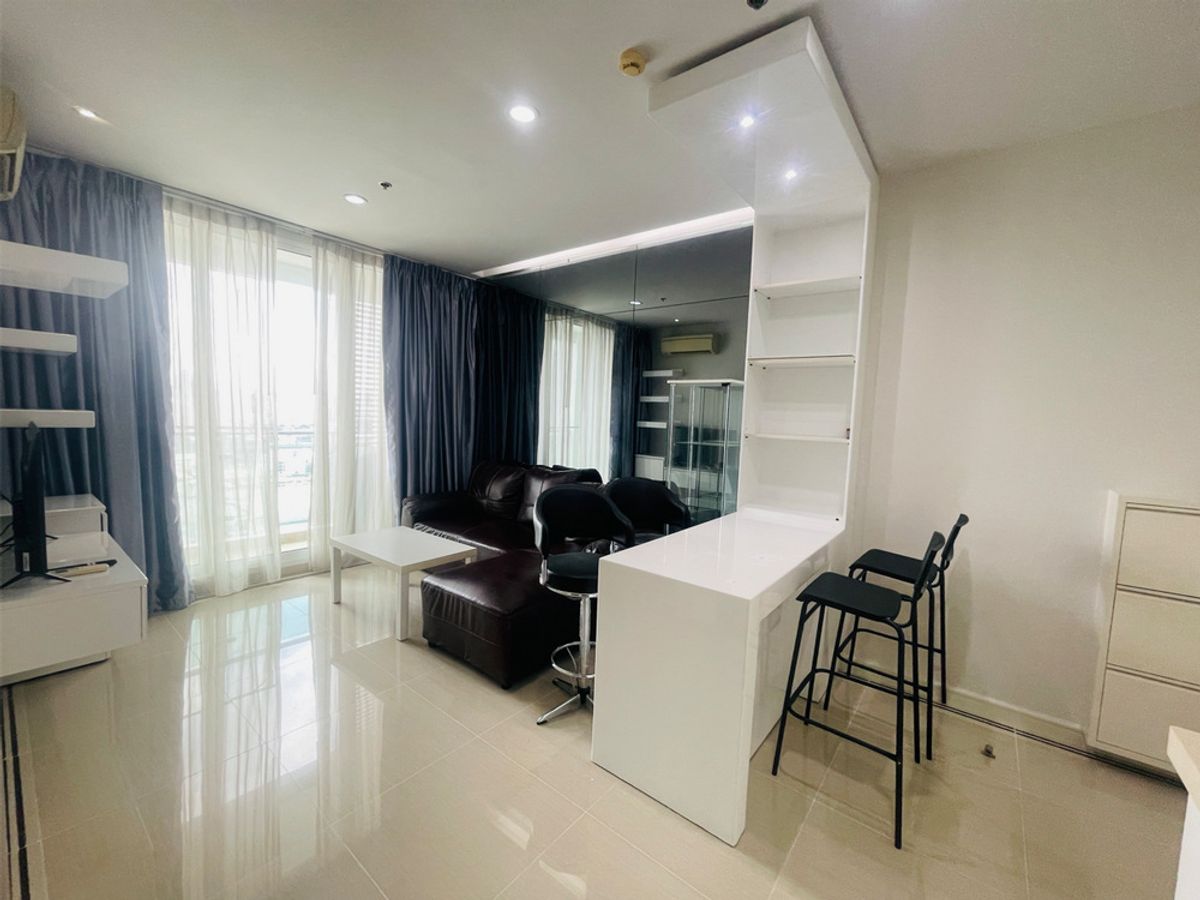 ให้เช่าคอนโดพระราม 9 เพชรบุรีตัดใหม่ RCA : สอบถามโทร : 062-946-2498 Condo TC Green Rama 9 ใกล้ MRT พระราม 9 ห้องขนาด 39 ตารางเมตร 1 ห้องนอน ชั้น21 วิวสระว่ายน้ำ ตกแต่งครบตามรูป