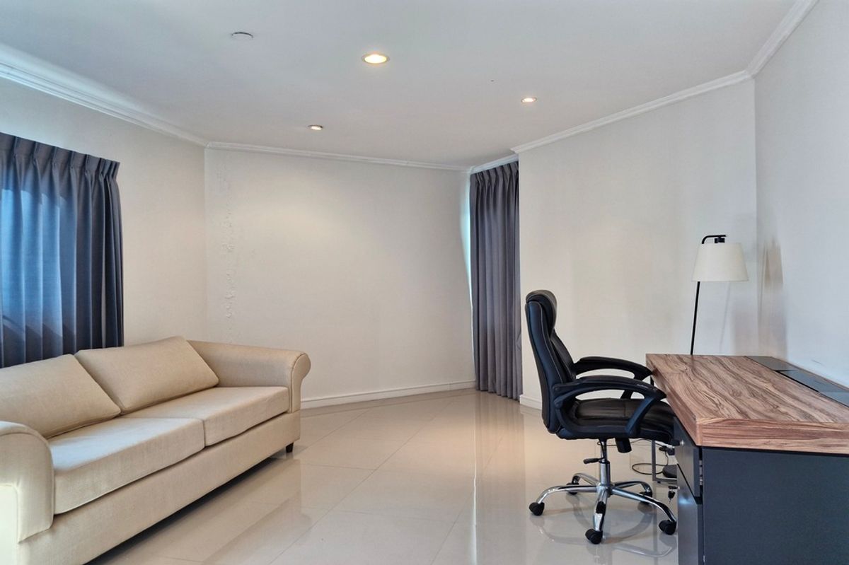 For SaleCondoSathorn, Narathiwat : 🔥 For Sale !! High Floor 37++, big size, 🔥 Code C20241000019........Sathorn Gardens, 3 bedroom, 4 bathroom, furnished, Special Deal!!📣📣