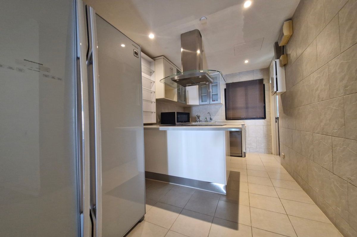 For SaleCondoSathorn, Narathiwat : 🔥 For Sale !! High Floor 37++, big size, 🔥 Code C20241000019........Sathorn Gardens, 3 bedroom, 4 bathroom, furnished, Special Deal!!📣📣