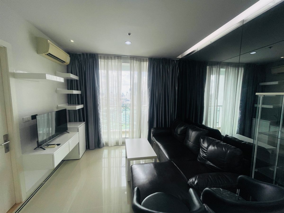 ให้เช่าคอนโดพระราม 9 เพชรบุรีตัดใหม่ RCA : สอบถามโทร : 062-946-2498 Condo TC Green Rama 9 ใกล้ MRT พระราม 9 ห้องขนาด 39 ตารางเมตร 1 ห้องนอน ชั้น21 วิวสระว่ายน้ำ ตกแต่งครบตามรูป