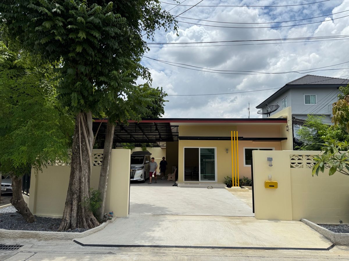 For RentHouseChaengwatana, Muangthong : Rent a single house/home office Prachaniwet Village 2, near Central Chaengwattana and Muang Thong Thani