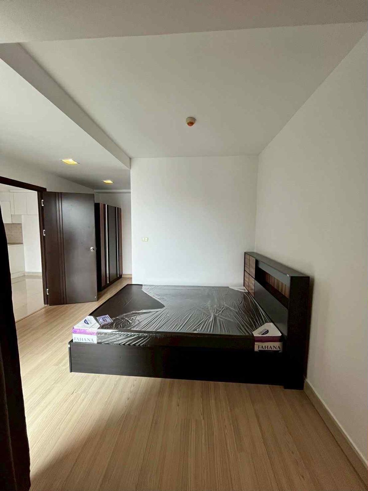 ขายคอนโดรัชดา ห้วยขวาง : ขาย 1 ห้องนอน ห้องใหญ่ 47 ตรม. คอนโด d condo รัชดา 19 (S4996)