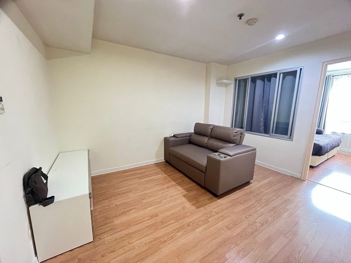 For RentCondoOnnut, Udomsuk : Lumpini Ville Sukhumvit 77/1 Building 1 Room 35 sq.mother, complete with electrical appliances Beautiful room, convenient transportation, near BTS. Onnut 11,000/month