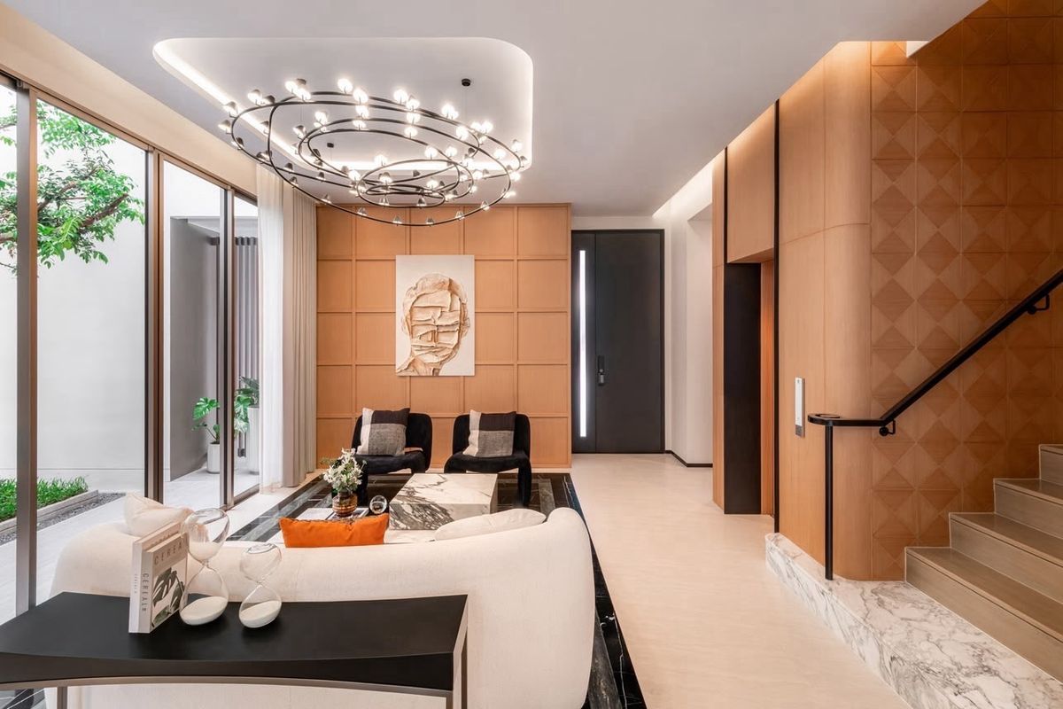 ขายบ้านเกษตร นวมินทร์ ลาดปลาเค้า : บ้านเดี่ยวหรู 3 ชั้น สไตล์ Modern Luxury พร้อมสระว่ายน้ำ และลิฟต์ในตัว  ทำเลดี เดินทางสะดวก  ความเป็นส่วนตัวสูง ย่านเกษตร - นวมินทร์ - รามอินทรา  ติดต่อ 086-795-9997 (จิมมี่)