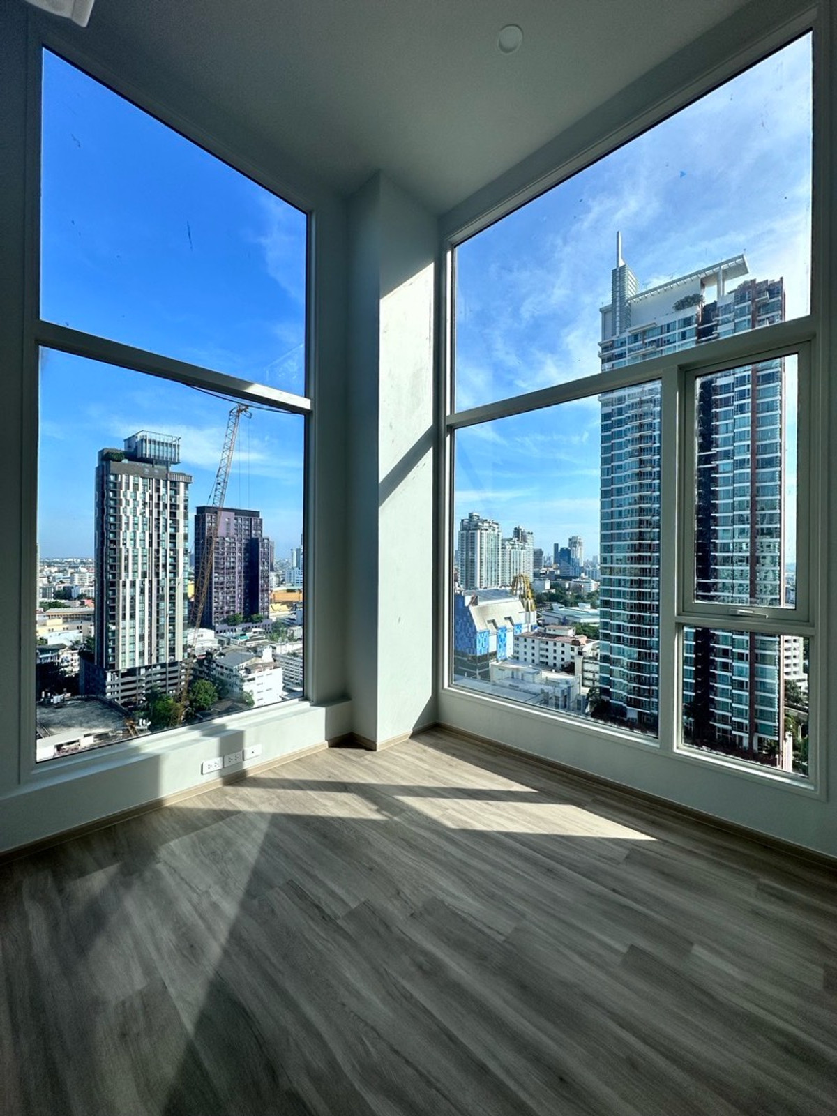 ขายคอนโดสุขุมวิท อโศก ทองหล่อ : ขายห้อง RARE ITEM - 2 ห้องนอน Hybrid Loft | Culture Thonglor เพดานสูง 2 ชั้น  ใกล้ BTS ทองหล่อ | 082-4499822 แพรวา