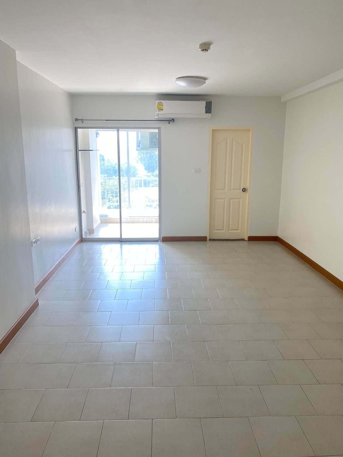 ขายคอนโดรัชดา ห้วยขวาง : ห้องเปล่าครัวแยกวิวสระว่ายน้ำ ราคาดี!!⭐Supalai City Resort รัชดา-ห้วยขวาง