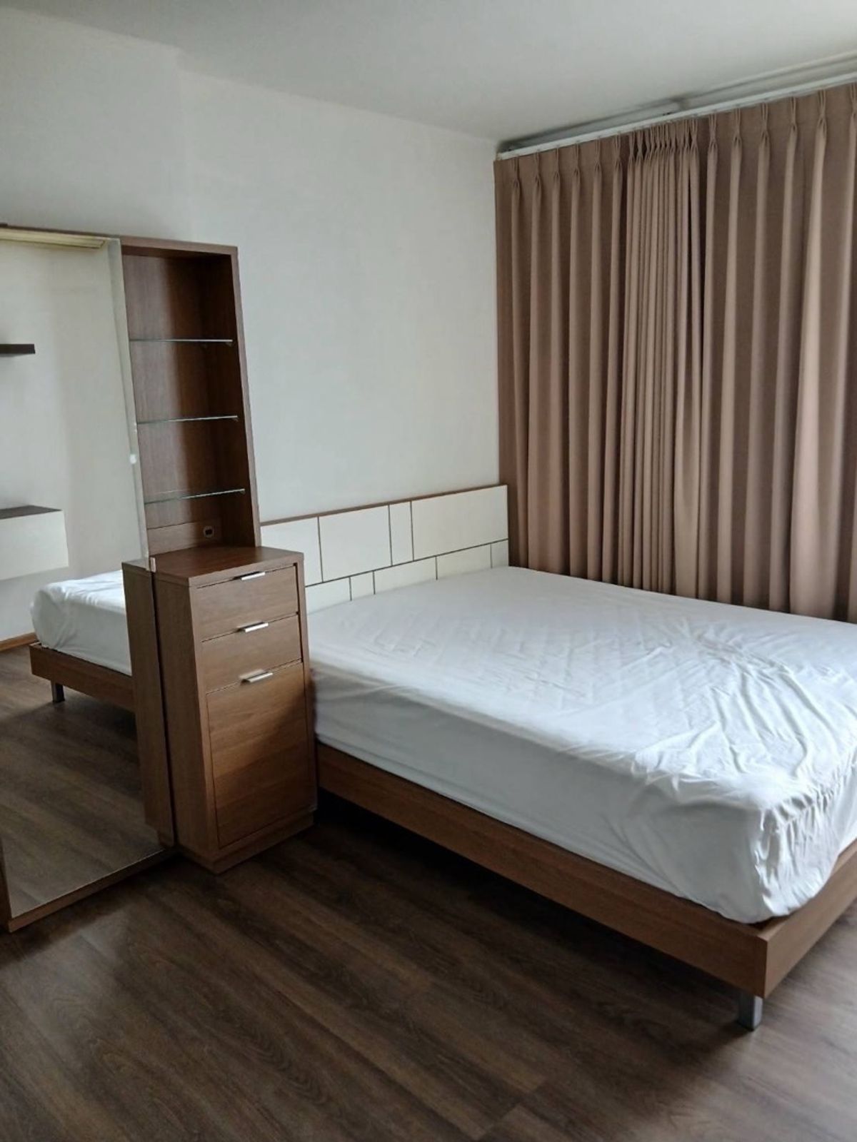 For RentCondoOnnut, Udomsuk : For rent, condo light, Onnut 30 sq.w., beautiful room, good view, 30 floors with complete electrical appliances. Near BTS. Onnut 13,000/month with urgent !!! 
 - 2 month warranty 1 month in advance (can move in immediately)