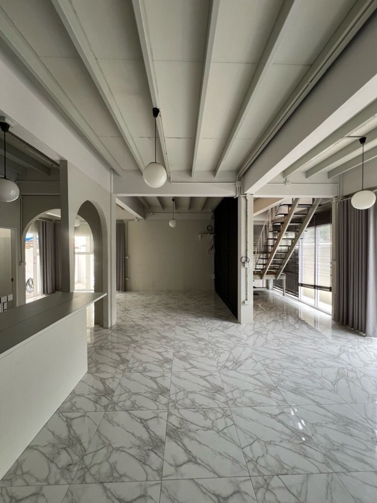 For SaleHouseRatchadapisek, Huaikwang, Suttisan : House for sale, Ratchadaphisek, MRT Sutthisan, 900 meters, old renovated house, outside the minimal style project, both home and home office. Buy for rent, keep Passive Income for a long time.