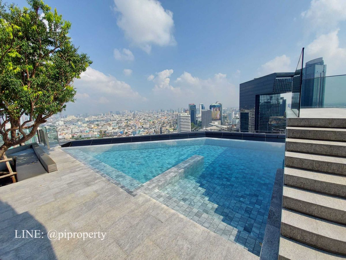 For RentCondoRama9, Petchburi, RCA : ​Experience an elevated lifestyle in this stunning corner unit at Ashton Asoke Rama 9. 
