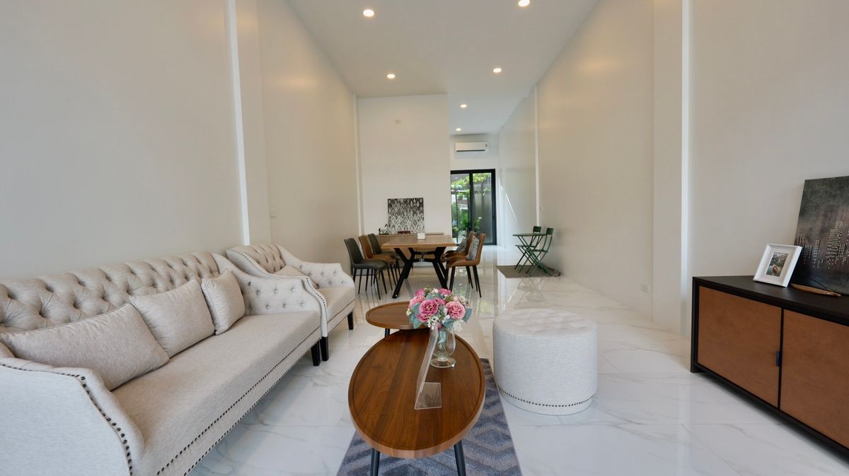 For SaleHome OfficeSamut Prakan,Samrong : 3-story home office for sale, new project, Theparak, uses premium grade materials, only 8 units, special price starts at 5.99 million baht. Open a business, buy for yourself or invest, it's worth it.