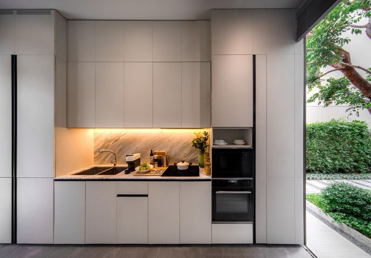 ขายบ้านเกษตร นวมินทร์ ลาดปลาเค้า : ขายบ้าน 3 ชั้น  Providence Lane Kaset Nawamin ขนาด 561 Sq.m 4 bed 5 bath เพียง 35 MB เท่านั้น !! ติดต่อ 086-795-9997(จิมมี่)