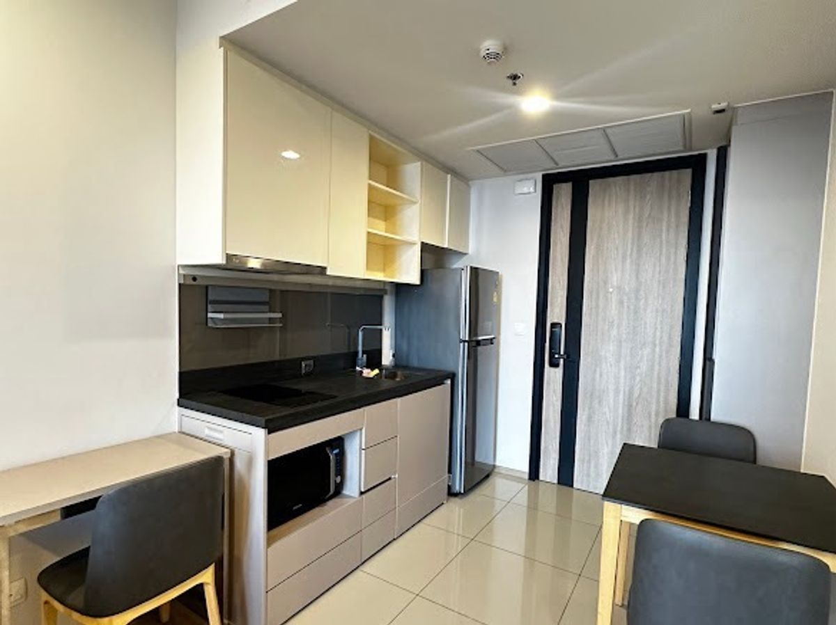 For RentCondoSukhumvit, Asoke, Thonglor : For Rent !! Oka Hauus Sukhumvit 36 ​​🌆1 Bedroom | 34 SQ.M. | Fully Furnished ^^ RENT: 20,000 THB/Monthí Contact: aomam (Agent) Tel./line ID: 095-587-1692 WhatsApp: +66 95 587 1692