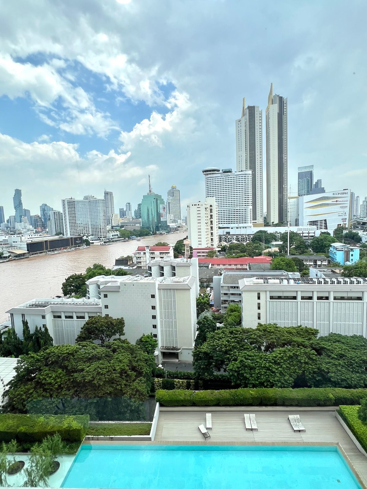 For RentCondoWongwianyai, Charoennakor : Baan Chao Praya Condo for rent, 38,000baht, 1bedroom, 67sqm., BTS Khlong San (400 m), BTS Charoen Nakhon (800 m), BTS Saphan Taksin (1.7 km), BTS Krung Thonburi (1.7 km). Near Sathorn, Bang Rak, Silom, Rama 3, Chulalongkorn, Yaowarat, Samyan, and Iconsiam