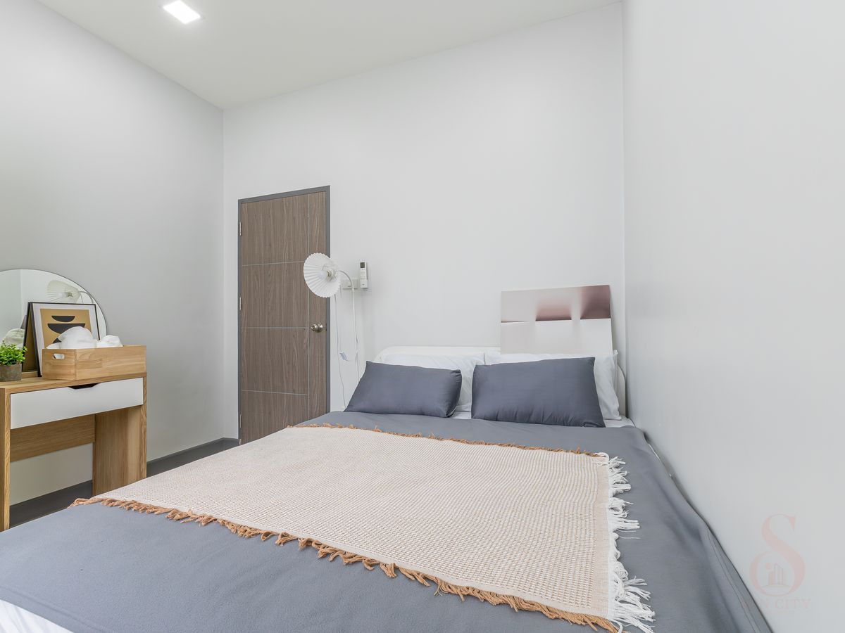 ขายพัทยา บางแสน ชลบุรี สัตหีบ : ขายบ้านแฝด 2 ห้องนอน ซอยสยามคันทรีคลับ