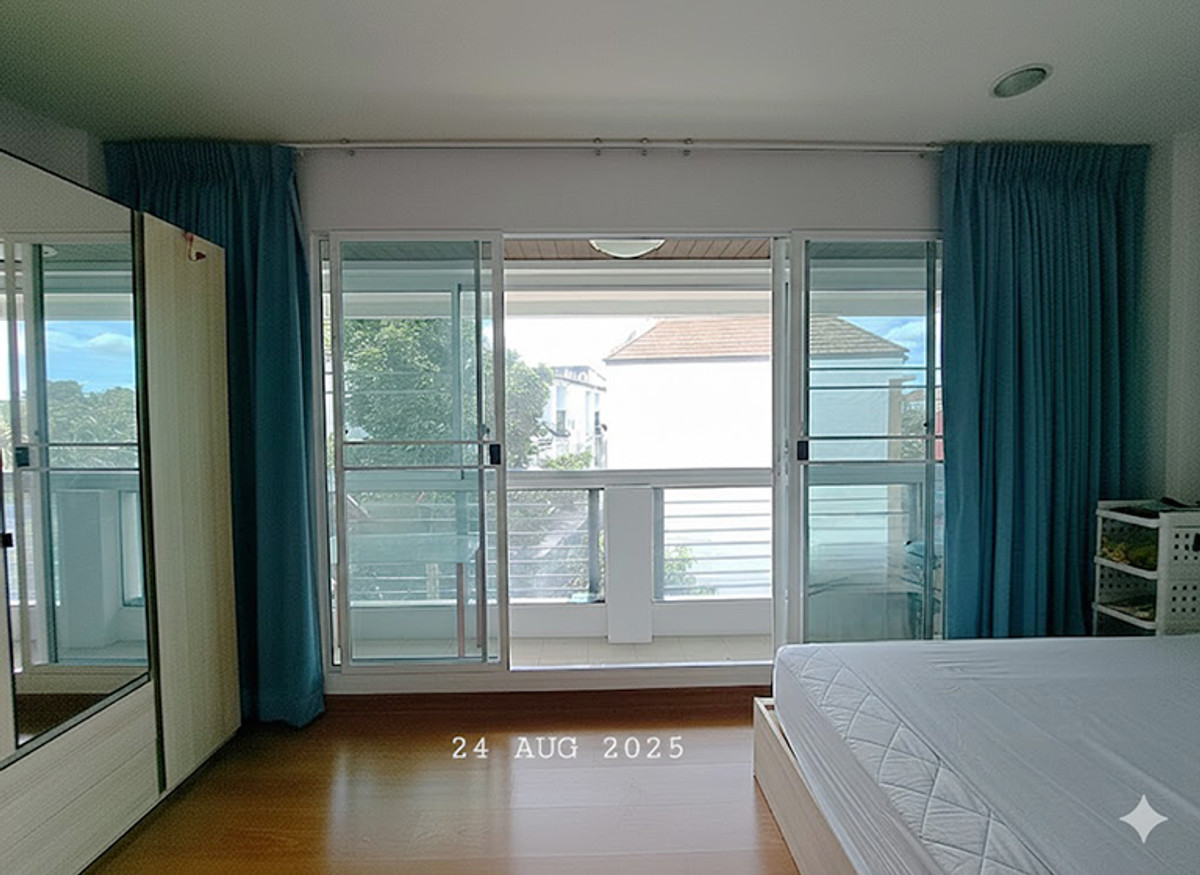 For SaleTownhomeEakachai, Bang Bon : 3-story townhome for sale, Ban Klang Mueang Sathorn Project-Taksin 2 Essence near BTS Wutthakat