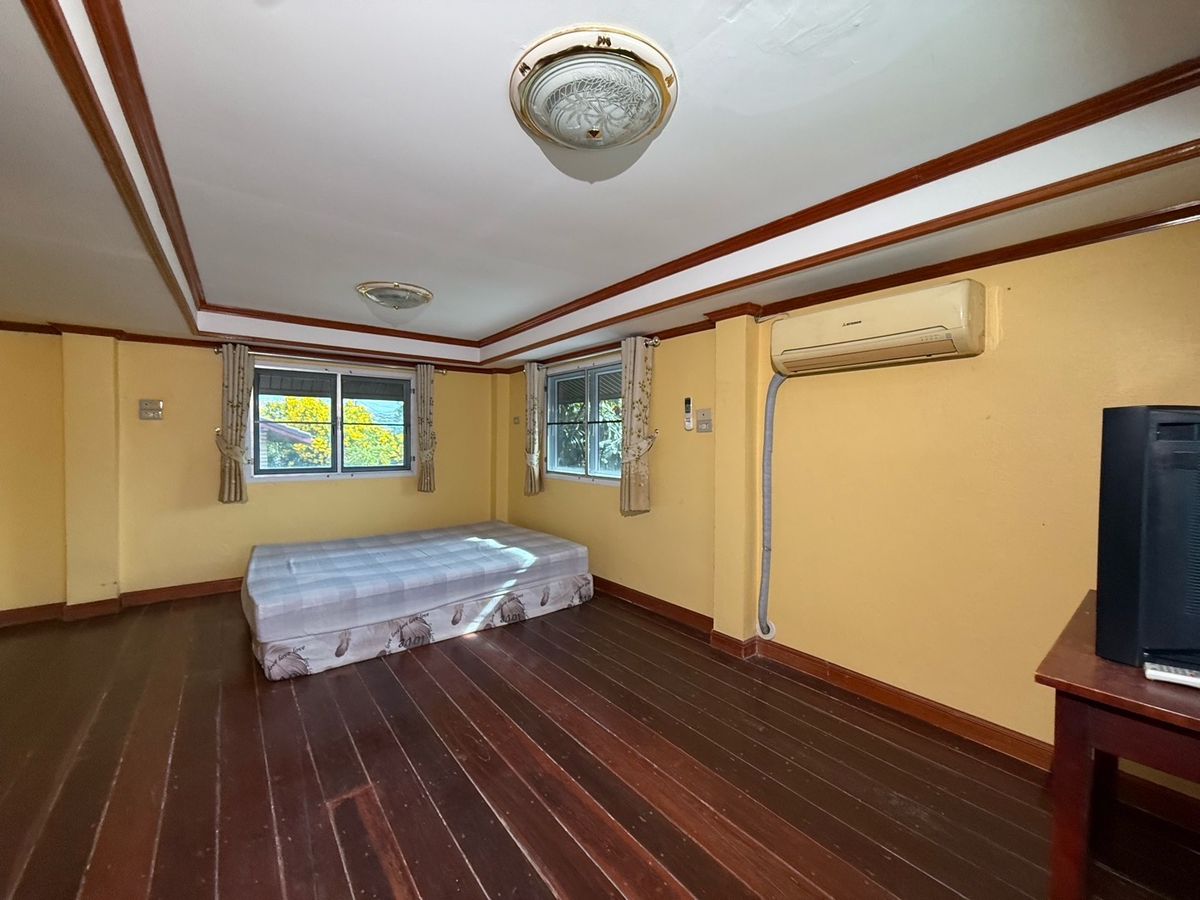 ขายกิจการโรงแรม & กิจการอพาร์ตเมนต์พัทยา บางแสน ชลบุรี สัตหีบ : ขายรีสอร์ท ตั้งอยู่บนเนื้อที่ 213 ตารางวา อยู่ในทำเล บางเสร่ พร้อมทำกิจการได้เลย ราคา 8,00,000 บาท